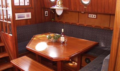 Lemsteraak  Vrouwe Franciska Salon